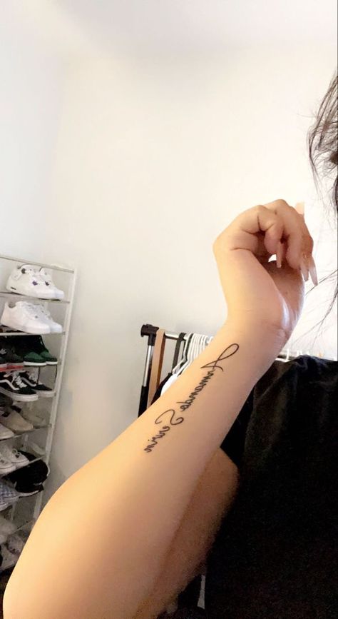 ˚୨୧⋆ @bella2angel Different Name Tattoo Ideas, Side Cursive Tattoo, Side Arm Cursive Tattoo, Side Of Your Hand Tattoo, Name Tattoos Cursive, Tattoo His Name, Tattoos Of Moms Name, Where To Get Name Tattoos, Places To Get A Name Tattoo