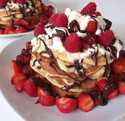 Strawberry Pancakes, Food Sweet, Yummy Comfort Food, Think Food, Sweet Snacks Recipes, Food Goals, Food Obsession, Cafe Food, Yummy Food Dessert