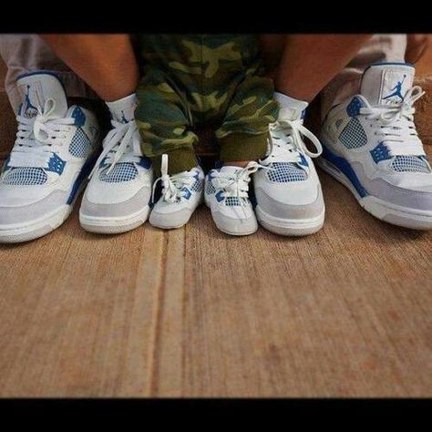 Family Sneaker Pictures, Nike Photoshoot, Daughter Photoshoot, Soft Launch, Mom Dad Baby, Baby Jordans, All Nike Shoes, Shoes Outfit Fashion