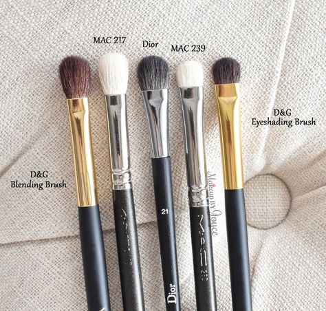 MAC 217, MAC 239, Dior 21, D&G makeup brushes Makeup Brush Collection, Fashion Fairytale, Professional Makeup Kit, Awesome Makeup, Makeup Blending, Lip Color Makeup, Cut Crease Makeup, Brushes Makeup, Dior Makeup