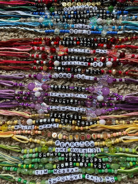 Taylor Swift Bracelets Ideas, Taylor Swift Friendship Bracelet Ideas, Friendship Bracelet Ideas, Swift Friendship Bracelets, Taylor Swift Friendship Bracelets, Taylor Bracelets, Taylor Swift Bracelets, Eras Tour Friendship Bracelets, Taylor Swift Friendship Bracelet