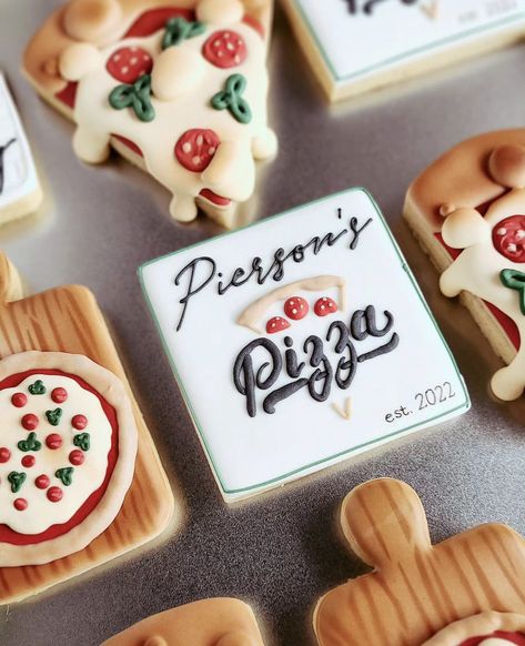 Pizza Theme Cookies, Italian Themed Cookies, Pizza Party Cookies, Pizza Sugar Cookies Decorated, Pizza Decorated Cookies, Pizza Cookies Decorated, Pizza First Birthday, Pizza Sugar Cookies, Pizza Cupcake