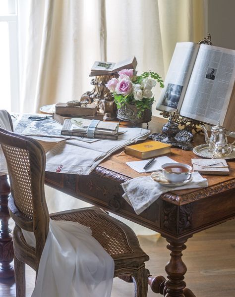 The Entrepreneur Issue: A January/February 2020 Preview - Page 4 of 5 - Victoria Victoria Magazine, Warm Home Decor, Writing Table, Vintage Cottage, English Cottage, Spring Day, Gorgeous Design, Jane Austen, Country Life