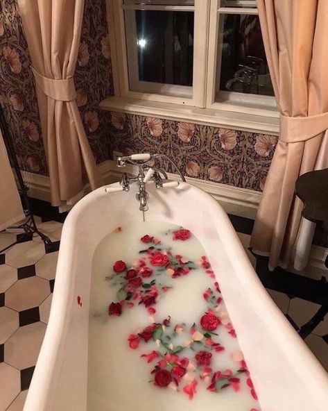 femme fatale on Twitter: "Can my life please look like this: a moodboard.… " Bathroom Cozy, Bathroom French, Bathroom Cottage, Interior Cottage, Bathroom Traditional, French Bathroom, Bath Aesthetic, Wallpaper Minimal, Cozy Bathroom