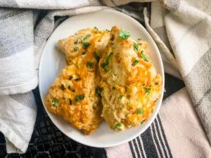 Sweet Corn & Sharp Cheddar Scones - Espresso and Lime Sweet Cornbread Recipe, Cheddar Scones, Cornbread Recipe Sweet, Jalapeño Cornbread, Sweet Cornbread, Cornbread Recipe, Chili Bowl, Corn Bread Recipe, Sharp Cheddar