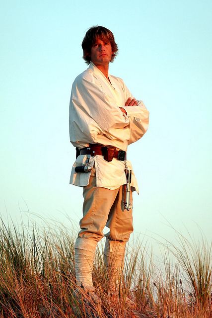 Luke Skywalker Costume Tatooine Outfit, Luke Skywalker Outfit, Luke Skywalker Tatooine, Sky Costume, Movie Star Costumes, Luke Skywalker Cosplay, Luke Skywalker Costume, Star Wars Costumes Diy, Disfraz Star Wars