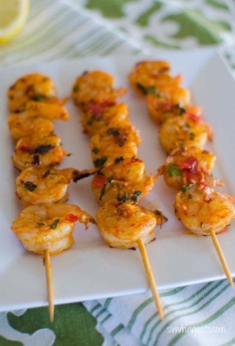 Piri Piri Prawn Skewers | Slimming Eats - Slimming World Recipes Prawn Skewers, Prawn Recipes, Piri Piri, World Recipes, Seafood Dishes, Bbq Recipes, Reduce Weight, Skewers, Fish Recipes