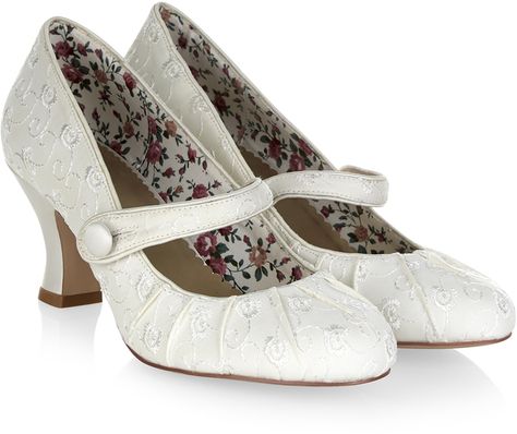 Anabelle Vintage Embroidered Court Ciel Black Butler, Wedding Shoes Vintage, Rococo Fashion, Formal Heels, Heels Aesthetic, Pretty Embroidery, Walk Down The Aisle, Princess Shoes, Wedding Dress Shoes