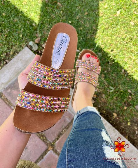 The best look for a woman is charisma combined with nice shoes. Look amazing with these beautiful Huaraches Mexicanos. Beaded sandals Fashion and comfortable. - The color may vary slightly as sandals are handmade and every piece is unique. - Sandals are printed in México standard size number but published sizes are US SIZES. -Select your size, if you use 7.5 order a 7. If you are a 7 order a 7. The leather will mold by use, they stretch. - Rubber sole More style, check the following link: https: Sandals Mexican, Unique Sandals, Mexican Huaraches, Hippie Sandals, Mexican Shoes, Spring Shoes Women, Mexican Sandals, Diy Sandals, Huarache Sandals