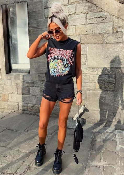 Biker Babe Outfit, Edgy Outfits Summer, Casual Edgy Outfits, Rocker Chic Outfit, Biker Chick Outfit, Chic Outfits Edgy, Concert Outfit Summer, Look Festival, Music Festival Outfits