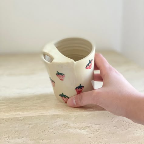 Thumb Mug Pottery, Travel Ceramic Mug, Ceramic Keep Cup, Ceramic Travel Mug Handmade, Travel Mug Ceramic, Ceramic To Go Mug, Pottery Tumblers, Pottery Tumbler, Slab Ceramics