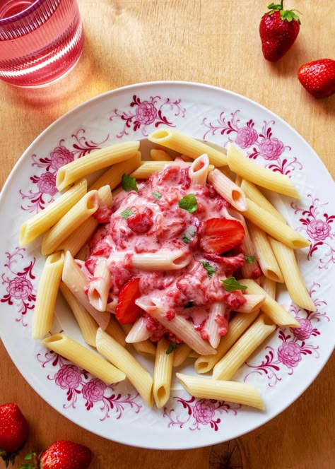 Polish Sweet Strawberry Pasta [ RECIPE!] | Polonist Strawberry Pasta, Childhood Meals, Pasta Ideas, Roasted Rhubarb, Dessert Pasta, Stuffed Pasta, Berry Sauce, Easy Summer Meals, Strawberry Sauce