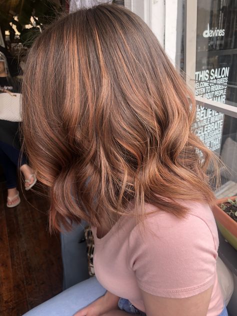 Light Brown Rose Gold Balayage, Strawberry Lowlights In Brown Hair, Caramel Rose Gold Hair, Strawberry Brunette Hair Short, Womens Light Brown Hair Color, Brown Hair Strawberry Highlights, Rose Gold Highlights Light Brown Hair, Strawberry Blonde Hair Brunette, Ginger Rose Gold Hair