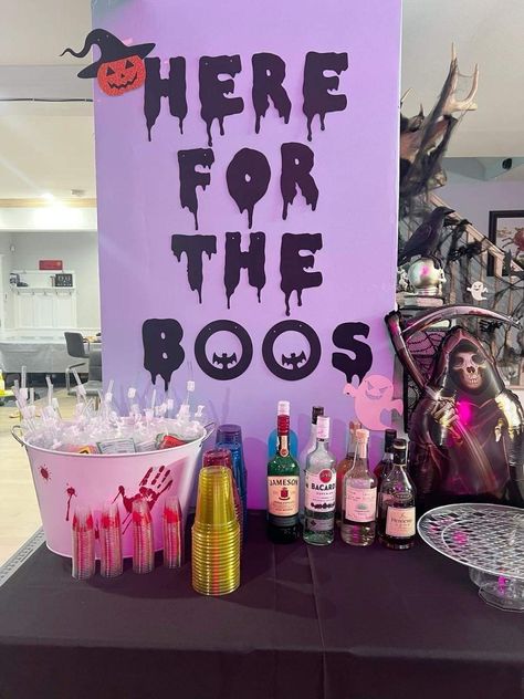 Resident Halloween Party, Holoween Idea Decor Party, Hollween Party Decoration, Halloween Drink Bar Ideas, Halloween Party Ideas Apartment, Halloween 21st Bday Party, Halloween 21st Birthday Party Ideas, Halloween Birthday Party Decorations For Adults, Halloween Birthday Theme For Adults