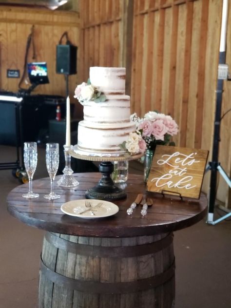 Small Cake Table Ideas, Wine Barrel Table Wedding, Wine Barrel Wedding Cake Display, Whiskey Barrel Table Wedding, Cake On Barrel Wedding, Rustic Wedding Cake Table Ideas, Cake Table For Wedding Ideas, Wedding Barrel Ideas, Wine Barrel Dessert Table