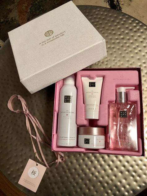 Needing a product to pamper yourself?  I highly recommend The Ritual of Sakura Gift set for a relaxing, pampering experience!  It awakens your senses to the delicate notes of cherry blossoms and rice milk!  Wrap yourself in love, fill your heart with peace with these luxurious products!
#Tryazon #RitualsUSA #RitualsAtHome #CreateYourOwnRitual #RitualsforValentinesDay #RitualsUSAxSephora Gifts, Ritual, Gift Set, Wonder