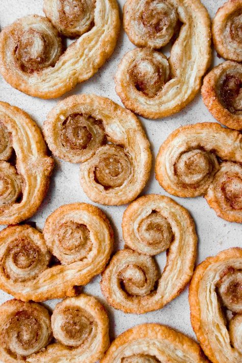 Puff Pastry Hearts Recipe, Pastry Hearts Recipe, Puff Pastry Hearts, Pastry Hearts, Sweet Puff Pastry, Brunch Pastries, Puff Pastries, Puff Pastry Desserts, Heart Envelope