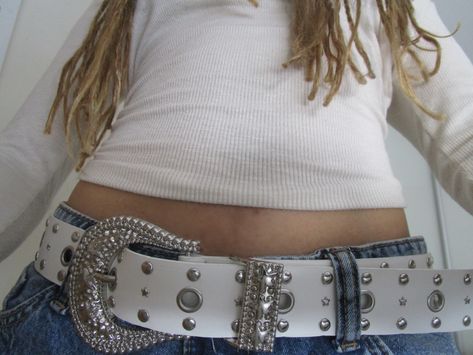 White Bb Belt Outfit, Bedazzled Belt Y2k, Chunky Belt Y2k, White Studded Belt Outfit, Y2k Belt Aesthetic, 2000 Belts, White Y2k Belt, Chunky Belts 2000s, Funky Belt Outfit