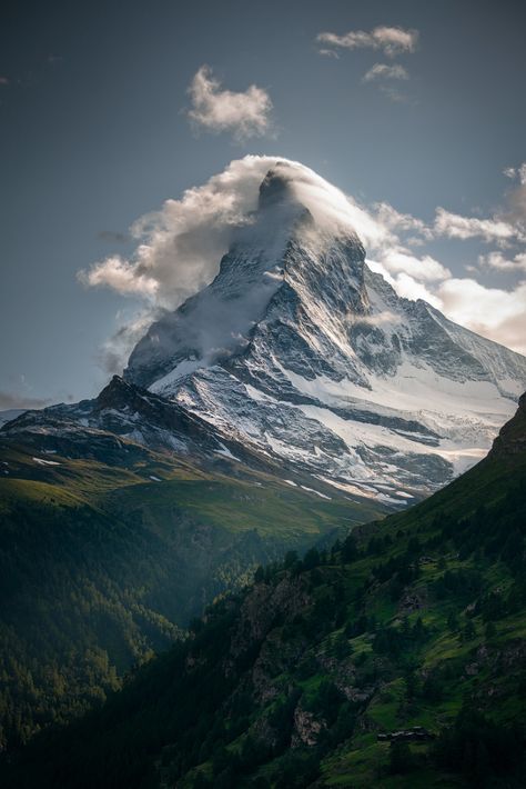 ꧁ℭ𝔞𝔯𝔭𝔢 𝔇𝔦𝔢𝔪꧂ — satakentia: The Matterhorn Valais, Switzerland ... Switzerland Wallpaper, Matterhorn Switzerland, Matterhorn Mountain, The Matterhorn, Nature Iphone Wallpaper, Planets Wallpaper, Landscape Photography Nature, Winter Scenery, Beautiful Places Nature