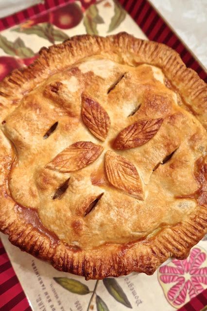 Scrumpdillyicious: Ina's Deep-Dish Apple Pie with Citrus & Spices Praline Pie, Deep Dish Apple Pie, Caramel Pie, Food Thanksgiving, Perfect Pie Crust, Cottagecore Vibes, Ina Garten Recipes, Apple Pie Recipe, Thanksgiving Pies