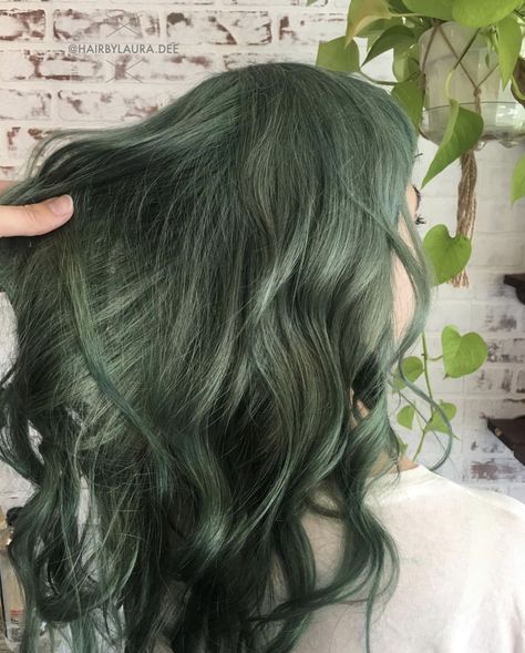 Earth green hair Platinum Blonde Hair Natural, Druid Hair, Green Dyed Hair, Blonde Hair Natural, Cool Blonde Hair Colour, Green Hair Girl, Dark Green Hair, Green Hair Dye, Summer Blonde Hair