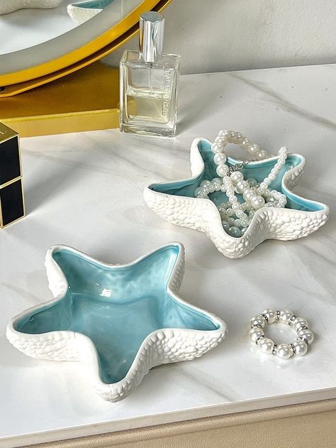 One Piece Pottery, Aesthetic Ceramic Art, Ceramic Pottery Art Ideas, Cute Clay Projects, Ocean Ceramics, Ceramic Trays, Cute Pottery, Ocean Room Decor, Pottery Shapes