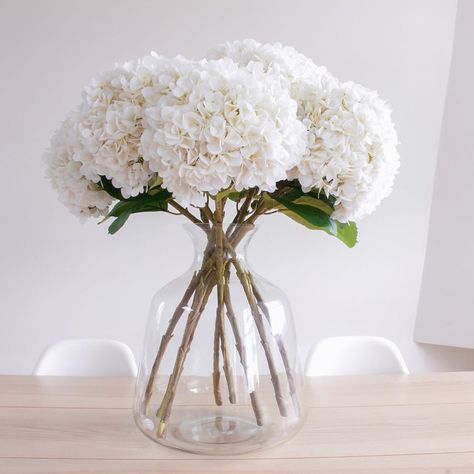 Large Flower Arrangements, White Hydrangeas, Hydrangea Bouquet, Flower Arrangements Simple, Prom Flowers, Small White Flowers, Spring Summer Decor, Ivory Flowers, White Hydrangea