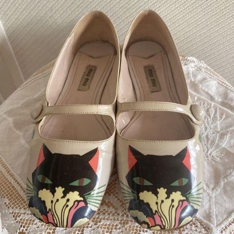 miu miu kitty shoes Tumblr, Dr Shoes, Funky Shoes, Shoe Inspo, Swag Shoes, Pretty Shoes, Dream Shoes, Dream Clothes, Look Cool