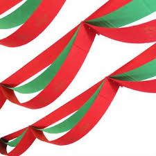 christmas banners using red and green streamers... could use for any holiday/occasion Christmas Streamers, Christmas Streamer Decorations, Streamer Christmas Decorations, Christmas Classroom Ceiling Decorations, Christmas Party Ceiling Decorations, Streamer Decorations Christmas, Elf Streamer Tree, Italian Party Decorations, Class Christmas Gifts