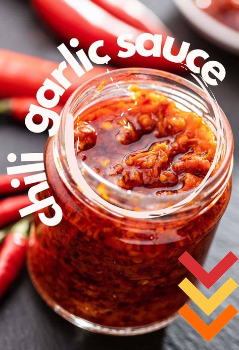 Asian Chili Sauce Recipes, Chinese Chilli Garlic Sauce, Spicy Red Pepper Sauce, Chinese Chili Garlic Sauce, Chinese Spicy Garlic Sauce, How To Make Chili Garlic Sauce, Fresh Chili Oil Recipe, Chile Garlic Sauce, Diy Chilli Sauce