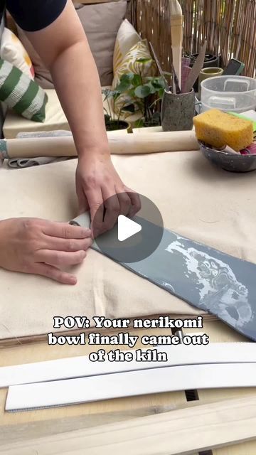 𝙏𝙝𝙚 𝘾𝙚𝙧𝙖𝙢𝙞𝙘 𝙎𝙘𝙝𝙤𝙤𝙡 on Instagram: "How to make a nerikomi bowl ❤️  •••  Follow @hook_ceramics for more!" Nerikomi Pottery Patterns, Nerikomi Patterns, Pottery Bowl Ideas, Nerikomi Pottery, Nerikomi Technique, Slab Ceramics, Pottery Patterns, Colored Clay, Pottery Ideas