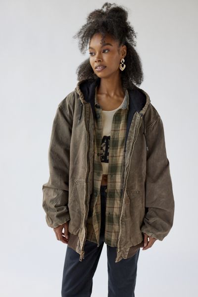 Vintage Carhartt jacket by Urban Renewal in its original form. Zip style in a relaxed workwear fit. The Urban Renewal team sourced the best of this vintage style from around the world. We'll pick one just for you from our limited supply of one-of-a-kind designs. Each piece is unique and the one you receive will vary from what you see here.About Urban Renewal Vintage. Original vintage pieces, no two are exactly alike Worn vintage pieces, they come to you in their original form Though similar to w Carhartt Jacket Outfit, Vintage Carhartt Jacket, Carhartt Jacket, Vintage Carhartt, Carhartt Women, Urban Renewal, Fall Fits, Fall Jackets, Outfit Inspo Fall