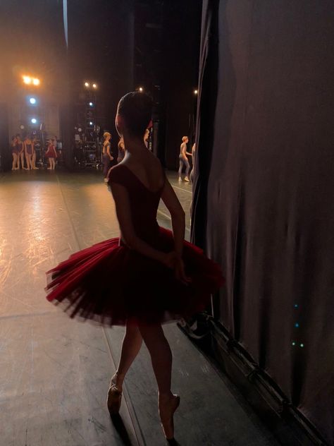 #ballet #balletdancer #pointe #aesthetic #backstage Ballet Aesthetic Pictures, Backstage Ballet Aesthetic, Tap Dancer Aesthetic, Ballet Performance Aesthetic, Ballet Backstage Aesthetic, Dance Recital Aesthetic, Ballet Show Aesthetic, Leap Aesthetic, Ballet Aesthetic Dark