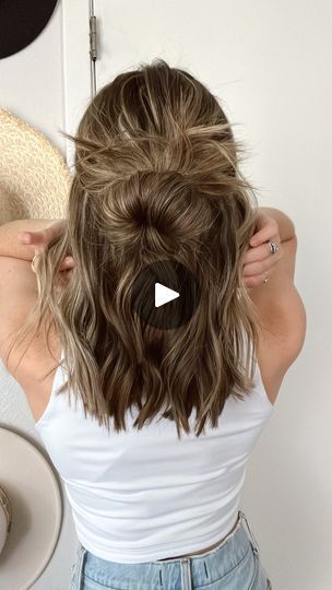 Half Up Half Down Hair Messy, Half Up Messy Bun, Up Messy Bun, Messy Bun Hairstyle, Half Up Half Down Short Hair, Messy Bun For Short Hair, Half Bun Hairstyles, Night Hairstyles, Fall Hair Color Trends