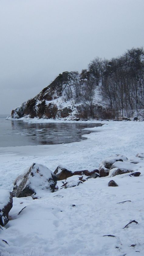 Ocean Winter Aesthetic, Winter Beach Wallpaper, Snow Beach Aesthetic, Winter Ocean Aesthetic, Beach During Winter, Snowy Beach Aesthetic, Beach Winter Aesthetic, Snowy Night Aesthetic, Snow On The Beach Aesthetic