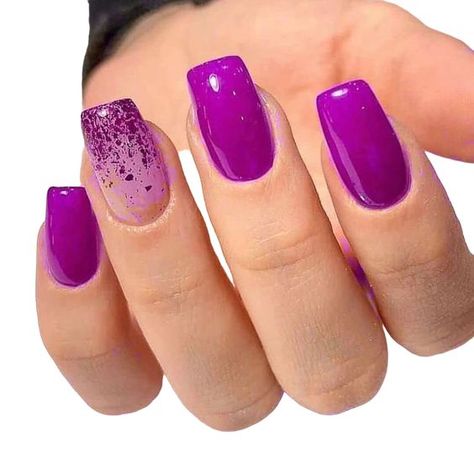 Spring 2024 Dip Nail Trends: Fresh Colors & Styles for Short Nails Fuschia Purple Nails, Uñas Color Magenta, Fushia Nail Color, Dip Nail Trends, Magenta Nails Design, Styles For Short Nails, Almond Ideas, Magenta Nails, Acrylic Techniques