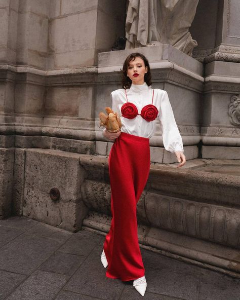 White Red Outfit Aesthetic, Trending Holiday Outfits, High Fashion Outfits Women, Circus Inspired Fashion, Red Pant Outfit, Cream And Red Outfits, Disco Chic Outfit, Christmas Glam Outfit, Christmas Outfits For Women Casual