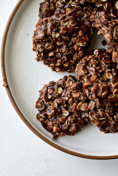 Chocolate Oatmeal No Bake Cookies, Boiled Cookies, No Bake Chocolate Oatmeal Cookies, No Bake Oatmeal, Oatmeal No Bake Cookies, Chocolate Oatmeal Cookies, Peanut Butter Roll, Peanut Butter Oatmeal Cookies, Chocolate Oatmeal