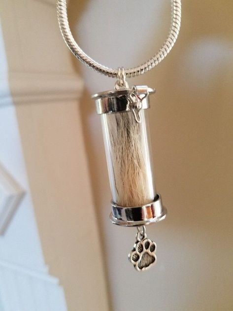 Pet Memory Jewelry, Dog Cremation Ideas, Pet Memorial Ideas, Pet Cremation Jewelry, Pawprint Tattoo, Paw Jewelry, Pretty Jewelry Necklaces, Pet Memorial Gifts, Dog Mama