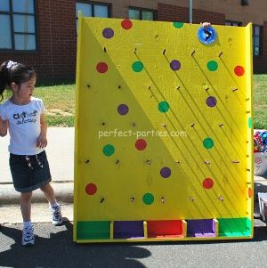 Carnival Games Plinko Board, Homemade Carnival Games, Fall Festival Games, Carnival Games For Kids, Theme Carnaval, Fall Carnival, Diy Carnival, Festival Games, Kids Carnival