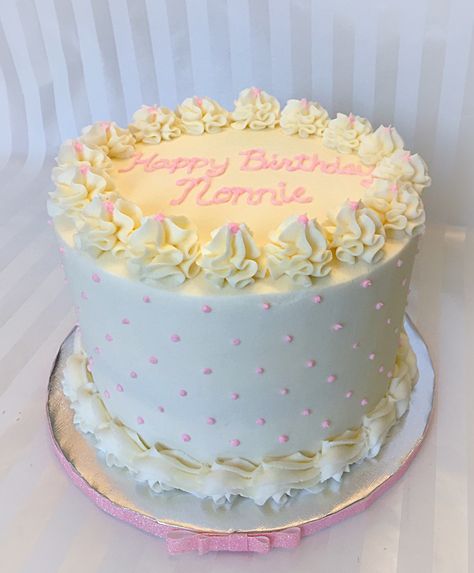 Simple Pink Swiss Dot Cake Pink Round Cake Birthday, Polka Dot Birthday Cake, Dodgers Cake, Chanel Cupcakes, 20 Cake, Polka Dot Cake, Round Birthday Cakes, Bd Cake, Dot Cake