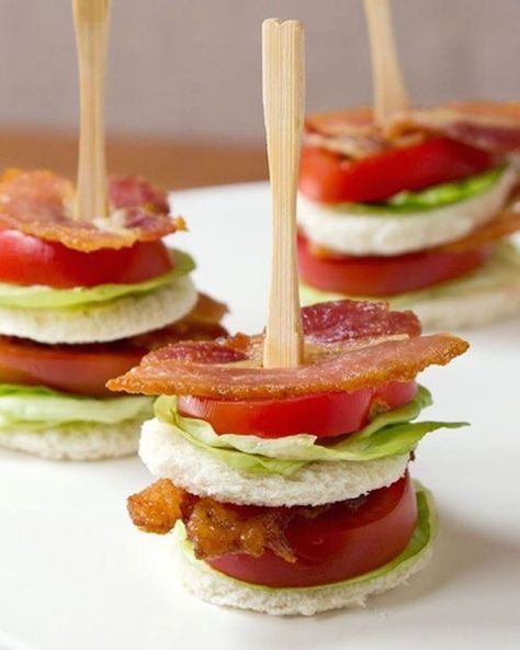 25 Easy Tiny Finger Food Recipe Ideas You Can Serve on a Toothpick - Brit + Co Mini Blt, Halloween Fingerfood, Horderves Appetizers, Fingerfood Baby, Bacon Blt, Halloween Finger Foods, Make Ahead Appetizers, Fingerfood Party, Meat Appetizers