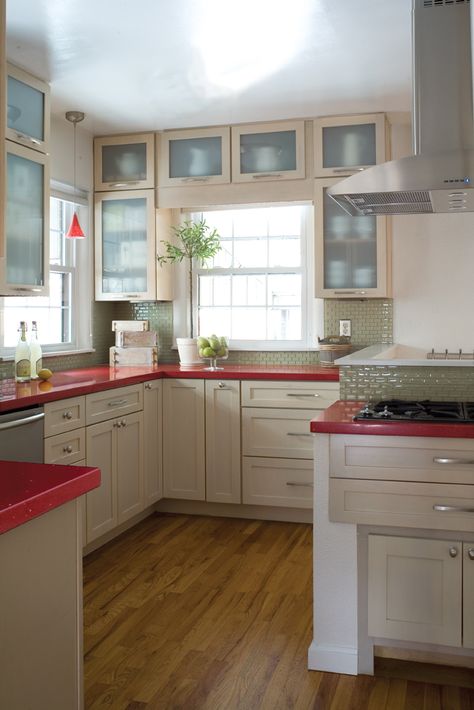 Red Countertops, Drywall Ideas, Tiled Counter, Modern Kitchen Counter Decor, Modern Kitchen Counters, Red Items, Kitchen Countertops Laminate, Kitchen Remodel Countertops, Kitchens Cabinets