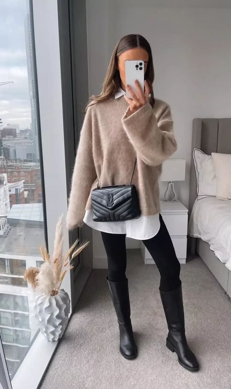 Black Knee High Boots Outfit, Stile Blair Waldorf, Adrette Outfits, Black Boots Outfit, Look Legging, Black Leggings Outfit, Fest Outfits, Boots And Leggings, Jumper Outfit