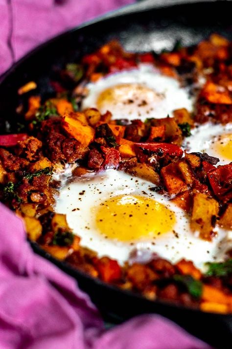 Potato Chorizo Breakfast Hash - Sprinkles  Sea Salt Cajun Breakfast, Butternut Squash Hash, Breakfast Potatoes Skillet, Sunny Side Up Eggs, Winter Brunch, Chorizo Breakfast, Brunch Inspiration, Breakfast Skillet, Breakfast Hash