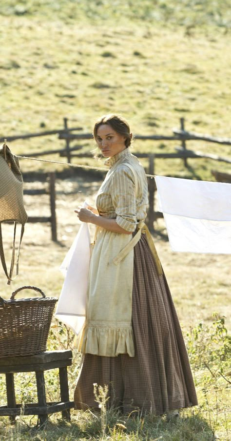 Pictures & Photos from Hatfields & McCoys (TV Mini-Series 2012) Sarah Parish, Pioneer Clothing, Hatfields And Mccoys, Little House On The Prairie, Cthulhu, Pioneer Woman, Mode Vintage, Old West, Historical Fashion