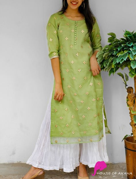 Green Kurti, Organza Kurti, Silk Kurti Designs, Indian Kurti Designs, Kurti Sleeves Design, New Kurti Designs, Simple Kurta Designs, Designer Kurti Patterns, Kurti Patterns