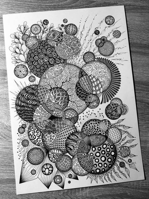 Neurographic Art, Zen Doodle Patterns, Zentangle Artwork, Pen Art Drawings, Zen Doodle Art, Tangle Art, Zen Tangle, Zentangle Drawings, Mandala Design Art