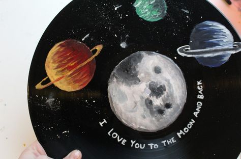 Painting, planets, record, record player, moon, I love you, cute, Saturn, drawing, stars, vinyl, record painting, vinyl painting Saturn Drawing, Painting Planets, Record Painting Ideas, Vinyl Record Painting, Vinyl Painting, Vinyl Record Art Ideas, Painted Records, Vinyl Paintings, Vinyl Record Crafts