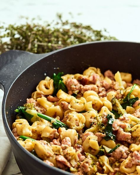 Sausage Tortellini Recipes, Broccoli Tortellini, Sausage Broccoli Pasta, Seasoned Broccoli, Sausage Broccoli, Spinach Tortellini, Beans And Sausage, Sausage Tortellini, Tortellini Recipes